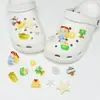 Encantos lindos de dibujos animados para zapatos con varios agujeros, decoraciones versátiles de resina para zapatos, mariposa, burbuja, flor, animales, charms decorativos al por mayor
