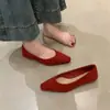 Zapatos de tacón de cuña de moda con punta fina y suela blanda para mujer 2025 Nuevos Zapatos de trabajo slip-on de gamuza estilo retro