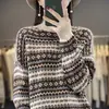 Nuevo suéter casual transfronterizo de otoño e invierno, holgado y cómodo, jersey para mujer de cuello medio-alto con rayas jacquard, versátil para usar en capas.