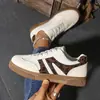 Zapatos Blancos Versátiles de Comercio Exterior para Mujer 2026 Invierno Nuevos Retro Estampado de Leopardo Zapatos de Entrenamiento Alemanes Moda Casual Deportivos Zapatos Individuales