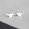 Brincos pequenos de prata 925 esterlina estilo coreano, fofos e únicos para mulheres, simples e criativos, com um design estiloso e versátil, perfeitos para estudantes