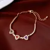 Pulsera con Colgante de Corazón Colorido Chapada en Oro Real de 18K, Pulsera de Lujo Ligero de Gama Alta, Exquisito Accesorio de Mano Versátil para Mujer, Estilo de Nicho