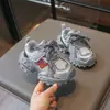 Novos Tênis Pai de Velcro Infantis Outono 2026, Sapatos de Malha com Solado Macio para Meninas, Tênis com Solado Grosso para Meninos, Tendência