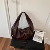 2026 Nueva Elegante Bolsa de Hombro de Estilo Coreano de Nicho con Pliegues para Mujer, Bolso de Hombro de Gama Alta, Bolso de Viaje Versátil y de Moda
