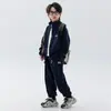 Traje de Forro Polar para Niños 2025 Otoño e Invierno Nuevo Conjunto de Dos Piezas de Sudadera Espesa y Pantalón de Chándal para Niños Mayores Calidez para Exteriores