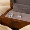 Brincos de Gato Frescos e Fofos para Mulheres Prata Esterlina S925 Estilo Floresta Pequenos Simples Vazados Prata Pura Brincos de Estudante Atacado