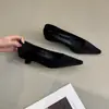 Zapatos de tacón de aguja de terciopelo estilo francés con punta fina para mujer, novedad otoño 2026, zapatos elegantes de tacón bajo, ajustados, para el trabajo, de diseño suave