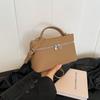 Bolsa de Mão Feminina Nova Chegada 2024 Outono e Inverno Simples Fashion Pequena Quadrada Estilo Coreano Têxtil de Nicho Versátil Tendência Bolsa Transversal