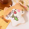 Nuevo colgante de gatito de peluche, gatito de dibujos animados lindo de tres flores, accesorios para zapatos y calcetines, lindo charm para bolso