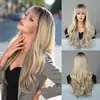 Peluca transfronteriza para mujer, con un color plateado degradado, cabello largo y ondulado, un flequillo completo y mechas de aspecto natural en la coronilla, adecuada para el uso diario, 24 pulgadas