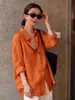 Camisa de manga larga naranja con cuello para mujer, estilo casual de exterior, para usar en verano, corte favorecedor y relajado, top exterior elegante con protección solar