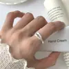 Anillo de Nudo Retorcido Hueco de Plata de Ley S925 para Mujer Estilo Coreano Simple Ins Diseño de Nicho Joyería de Mano Personalidad Versátil