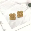 Explosiones Transfronterizas Hierba de la Suerte Acero Inoxidable Flor de Cuatro Hojas Color Dorado Retenedor de Color Fritillaria Pendientes para Mujer Versátiles Elegantes Simples