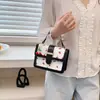 2026 Nova Bolsa Quadrada Pequena com Estampa de Cereja Estilo Coreano Feminina Levemente Luxuosa Versátil Bolsa Transversal Bolsa de Mão Moda Bolsa de Ombro Único