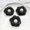 Nuevos pendientes DIY de perlas y camelia estilo Chanel de 3 cm con encaje, flores para zapatos y sombreros, pinzas para el cabello, accesorios florales al por mayor