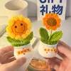 Decoração de Mesa Girassol Enfeites Artesanais Decoração de Escritório Flor Tecida Produto Acabado Presente de Aniversário para Mulheres Novo Estilo
