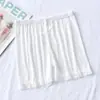 Verão Antiderrapante Cintura Média Gelo Seda Calça de Segurança Mulheres Tamanho Grande Renda Anti-Wolf Calças Exterior Wear Calça de Três Partes sem costura