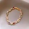 Pulsera Estilo Retro Francés con Cierre Redondo de Flor de Circonita Brillante, Pulsera de Lujo Ligero de Gama Alta, Exquisito y Elegante Accesorio de Mano