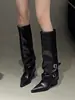 Botas blancas de tacón alto para mujer, con tacón grueso, punta fina y una longitud que no llega a la rodilla, con hebilla de cinturón y caña alta