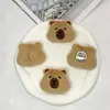 Broche de muñeca capibara de peluche de dibujos animados ropa linda de conejillo de indias bufanda accesorios decorativos DIY guantes accesorios para zapatos
