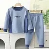 Nuevo conjunto de ropa interior térmica para niños de otoño e invierno, estilo coreano, diseño sin costuras, adecuado para niños y niñas, ropa para el hogar y pijamas