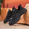 Novos sapatos casuais esportivos de malha respirável de verão para homens, tênis de corrida modernos com sola grossa para adolescentes
