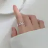 Anillo de plata de ley s925 corazón a corazón dulce amor temperamento coreano hueco en forma de corazón anillo femenino regalo del Día de San Valentín