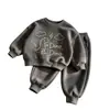 Conjunto Esportivo de Duas Peças para Meninos Primavera e Outono Estilo Coreano Lindo Dinossauro Moletom de Gola Redonda Calça de Moletom Conjunto de Duas Peças para Crianças ao Ar Livre