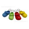 Simulación mini pantuflas llavero agujero zapatos zapatos pequeños adornos colgantes teléfono móvil mochila colgante máquina de muñecas