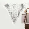 Pañuelo Cuadrado Pequeño de Imitación Seda Estampado de Flores de Anacardo Clásico Francés Pañuelo para la Cabeza de Seda Versátil de Alta Gama para Mujer Primavera y Verano