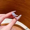 Anillo Coreano de Zirconia con Forma de Corazón de Nicho, Juego de Anillos Lisos de Lujo Ligero de Gama Alta, Anillo para Dedo Índice, Anillo Versátil y Elegante al por Mayor