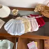 Shorts de verano para niñas, ropa de bebé elegante, pantalones bombachos con volantes de encaje únicos y modernos estilo coreano, pantalones cortos ajustados tipo falda