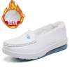 Zapatos de enfermería forrados de polar para otoño e invierno, envío directo disponible, cómodos, amortiguadores, de suela gruesa, transpirables, zapatos de trabajo para hospital para mujer, exclusivamente para ventas transfronterizas