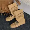 Primer Encuentro con las Botas de Encaje Estilo Ballet a Media Pantorrilla de la Temporada para Mujer, con Hebilla de Cinturón y Aumento Oculto de Altura, Nueva Versión Coreana Verano 2026 con Diseño de Lazo