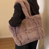 Bolso de felpa para mujer, gran capacidad, nuevo bolso de hombro combinable para otoño e invierno 2023, bolso de mano de felpa de alta calidad para viajeros