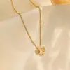 Nuevo Collar de Acero de Titanio con Patrón de Corazones de Trébol de Cuatro Hojas, Cadena para Clavícula de Trébol de la Suerte Refractivo en Forma de Corazón de Nicho de Lujo Ligero