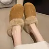 Chinelos peludos versáteis de sola grossa para mulheres, para usar ao ar livre, com aumento interno de altura, estilo quente, versão coreana 2026, chinelos de algodão com bico fechado