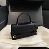 Bolsa Quadrada Pequena de Design de Nicho Transfronteiriça Novo Estilo Outono 2026 Tendência da Moda Bolsa de Ombro Único Feminina Bolsa de Mão Bolsa Elegante