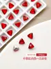 Rinestones de Arte para Uñas con Base Puntiaguda Populares de Moda Cristales Rojo Chino Cuadrados Gruesos Irregulares en Forma de Corazón Rinestones de Mariposa Accesorios de Arte para Uñas de Lujo Ligero
