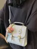 Mochila Pequena Estilo Faculdade 2025 Novo Estilo Moderno Bolsa de Ombro para Sair Mochila de Viagem Leve para Mulheres