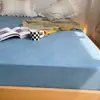 Lençol de Elástico Liso Colorido Dupla Face com um Lado Seda de Gelo e um Lado Veludo de Veado Doméstico Lavável à Máquina Simmons Capa Protetora Saco de Cama à Prova de Poeira