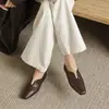 Sapatilhas de Moda de Nicho 1,5cm com Solado Macio e Decote Baixo 2026 Primavera e Outono Novos Sapatos de Couro Planos Slip-On com Bico Quadrado para Mulheres