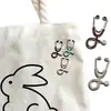 Broche geométrico simples europeu e americano para estetoscópio de médico, design criativo, pino de liga colorida, distintivo de metal prateado com esmalte