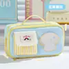 Estojo de lápis estilo japonês com tema de frutas doces, abertura grande, design em camadas, grande capacidade, estampa de nuvem e maçã em desenho animado, esteticamente agradável e portátil