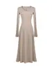 Vestido de punto para mujeres petite, vestido largo ajustado, nuevo estilo coreano de primavera con un aire fresco, elegante y de chica rica