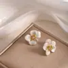 Brincos Brancos Florais Simples Elegantes e de Luxo Franceses Disco Espiral de Mosquito Clipe de Orelha Brincos Perfurados Femininos Brincos