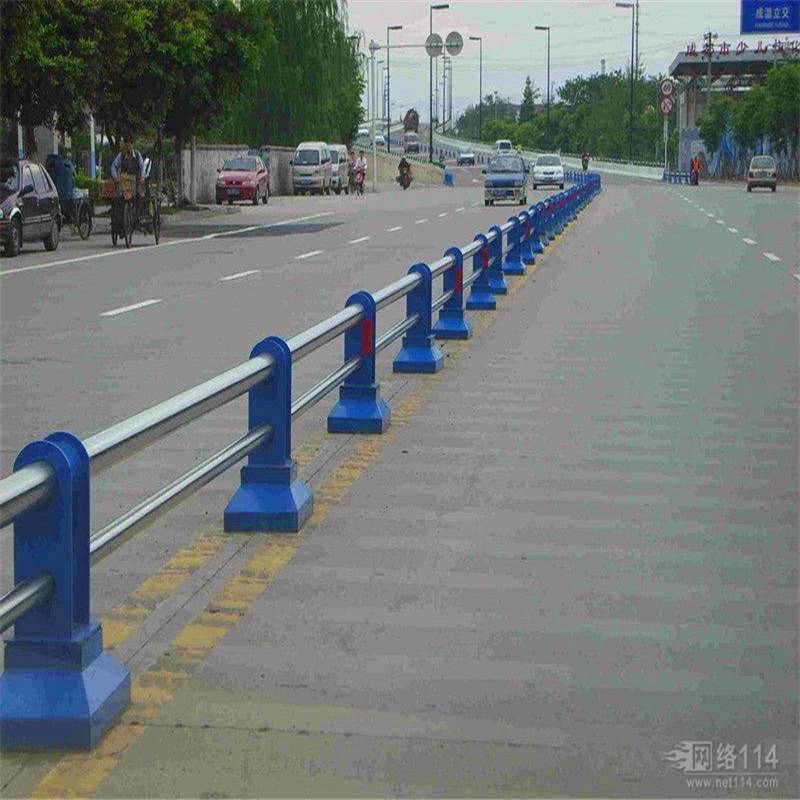 不锈钢道路护栏4