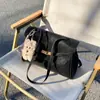 Bolso Tote de Cuero Mate Retro Nuevo para Mujer Otoño e Invierno 2025, Bolso de Hombro Cruzado de Alta Gama para Viajero con Gran Capacidad