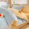 Conjunto de Cama Quatro Peças em Lã de Leite Dupla Face Outono/Inverno Conjunto de Lençóis Espessos de Lã Fina Conjunto de Três Peças em Flanela para Dormitório Estudantil