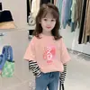 Camiseta de manga larga de algodón puro para niños, estilo nuevo y moderno para niñas, atuendo de otoño, top casual para bebé, imitación de dos piezas, estilo fino para primavera y otoño